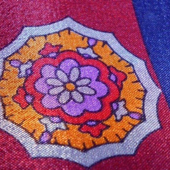 ANNE KLEIN NAVY BURGANDY SILK PAISLEY SCARF 24" - Picture 2 of 7